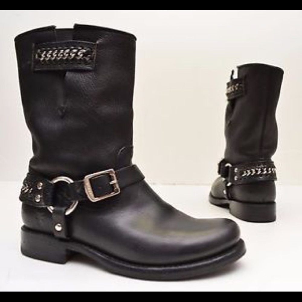 Frye Jenna Chain Short Boot 8